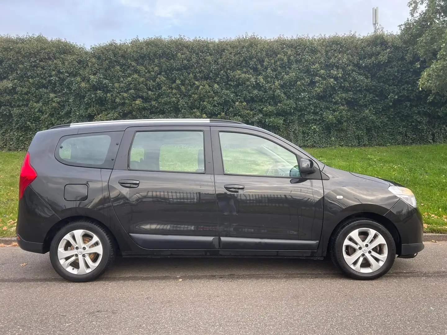 Dacia Lodgy 1.2 TCe Blackline 7p. Lederen bekleding - Navi - P Zwart - 2