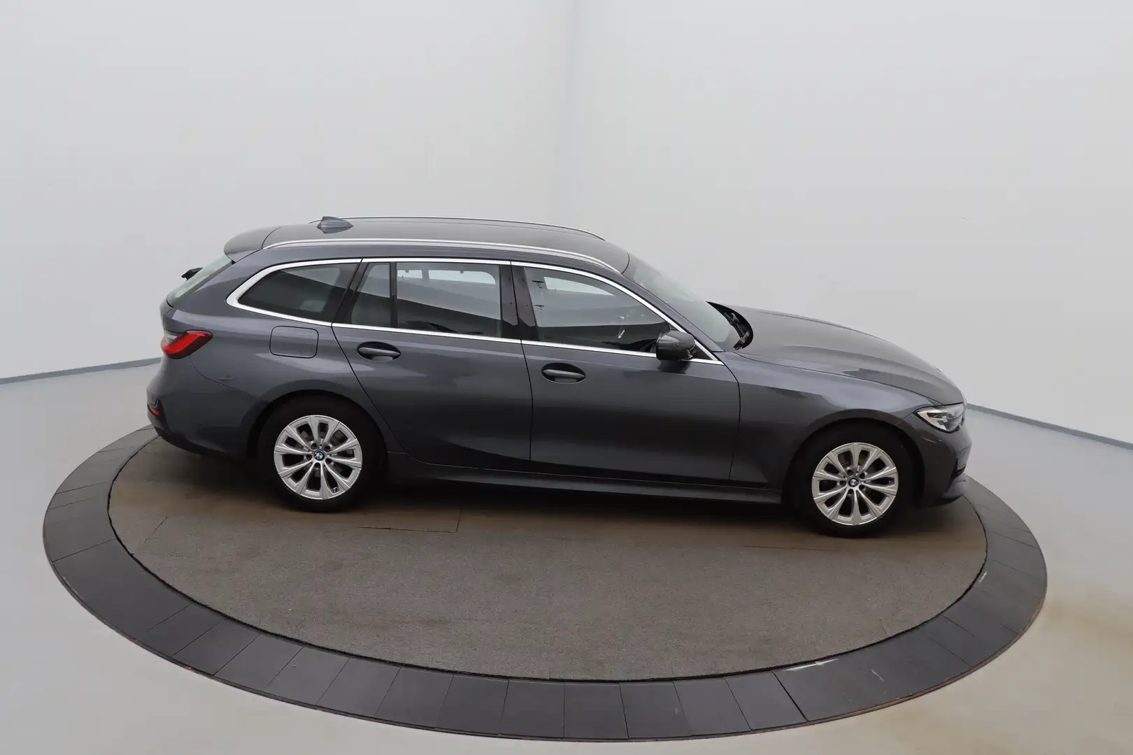 BMW 318 3 Touring 318d Business LEDER/CUIR LED GPS PDC CAM Gris - 2