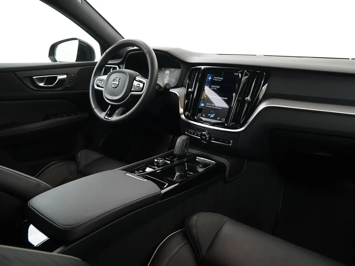 Volvo V60 2.0 T6 Recharge AWD R-Design | Trekhaak | Memory S Zwart - 2