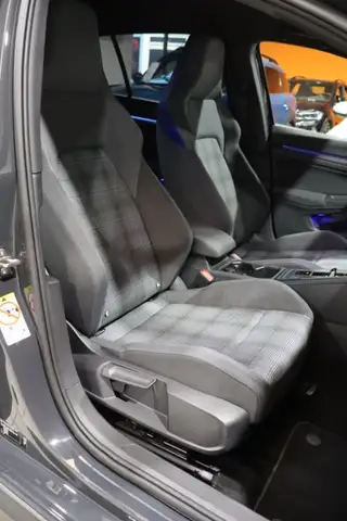 Volkswagen Golf view 11