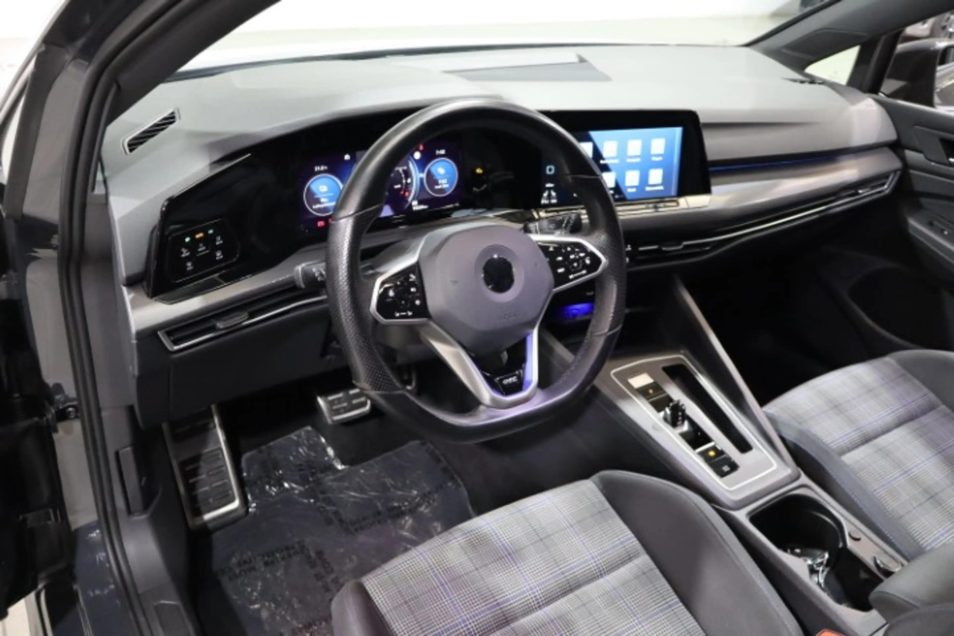 Volkswagen Golf GTE Golf 1.4 eHybrid PHEV GTE OPF DSG — photo 13
