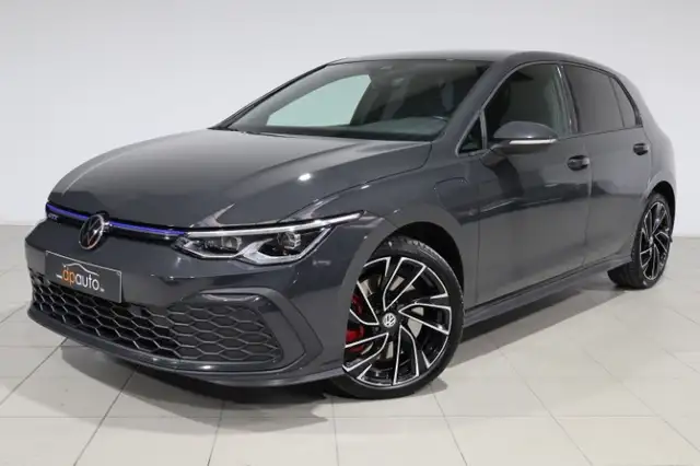 Volkswagen Golf view 4