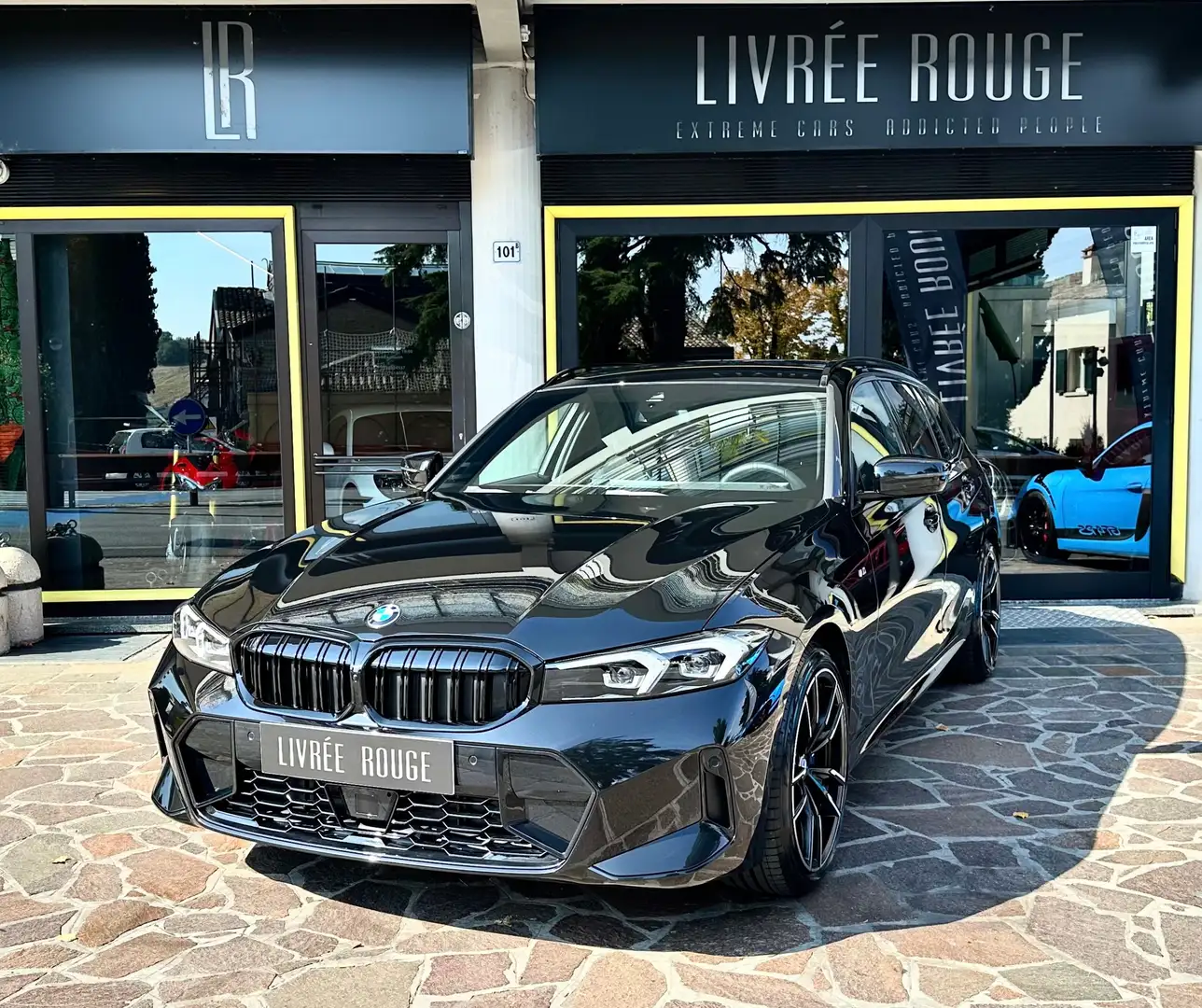 BMW 330 330i Touring xdrive MSport auto Schwarz - 1