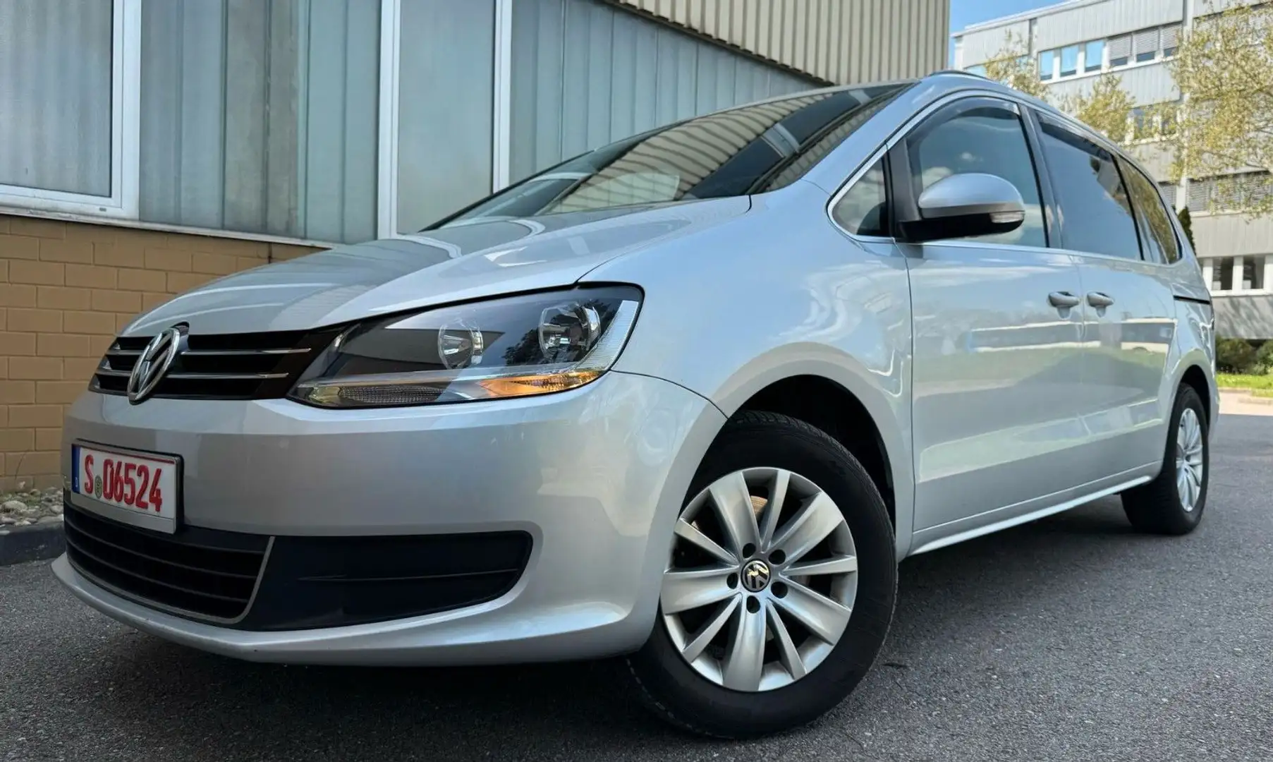 Volkswagen Sharan TDI+AUTO+NAVI+TÜV+GARANTIE+ANHÄNG+KAMERA Grijs - 2
