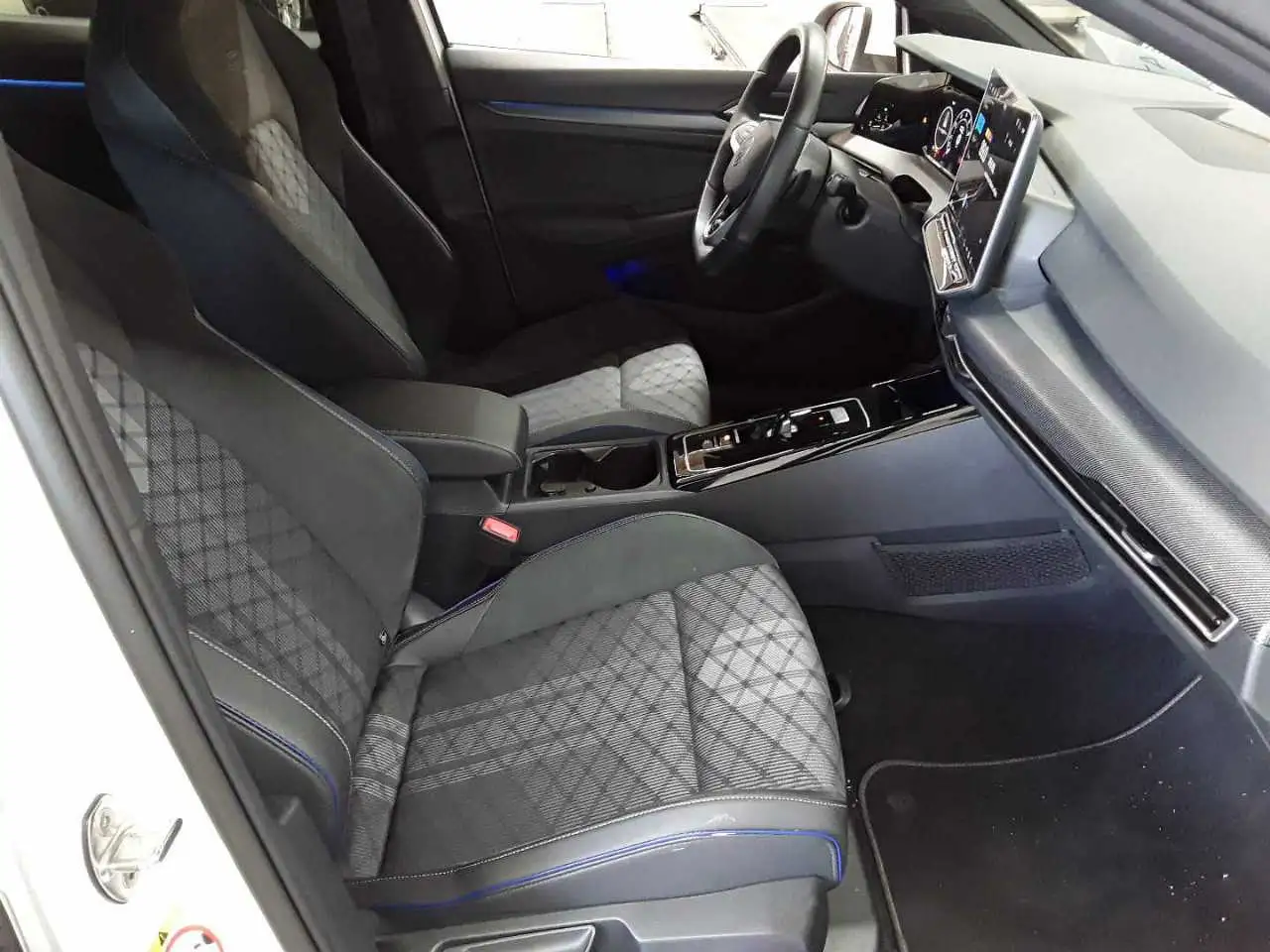 Volkswagen Golf 1.5 eTSI DSG R-Line APP ACC SHZ KAM, миниатюра 8