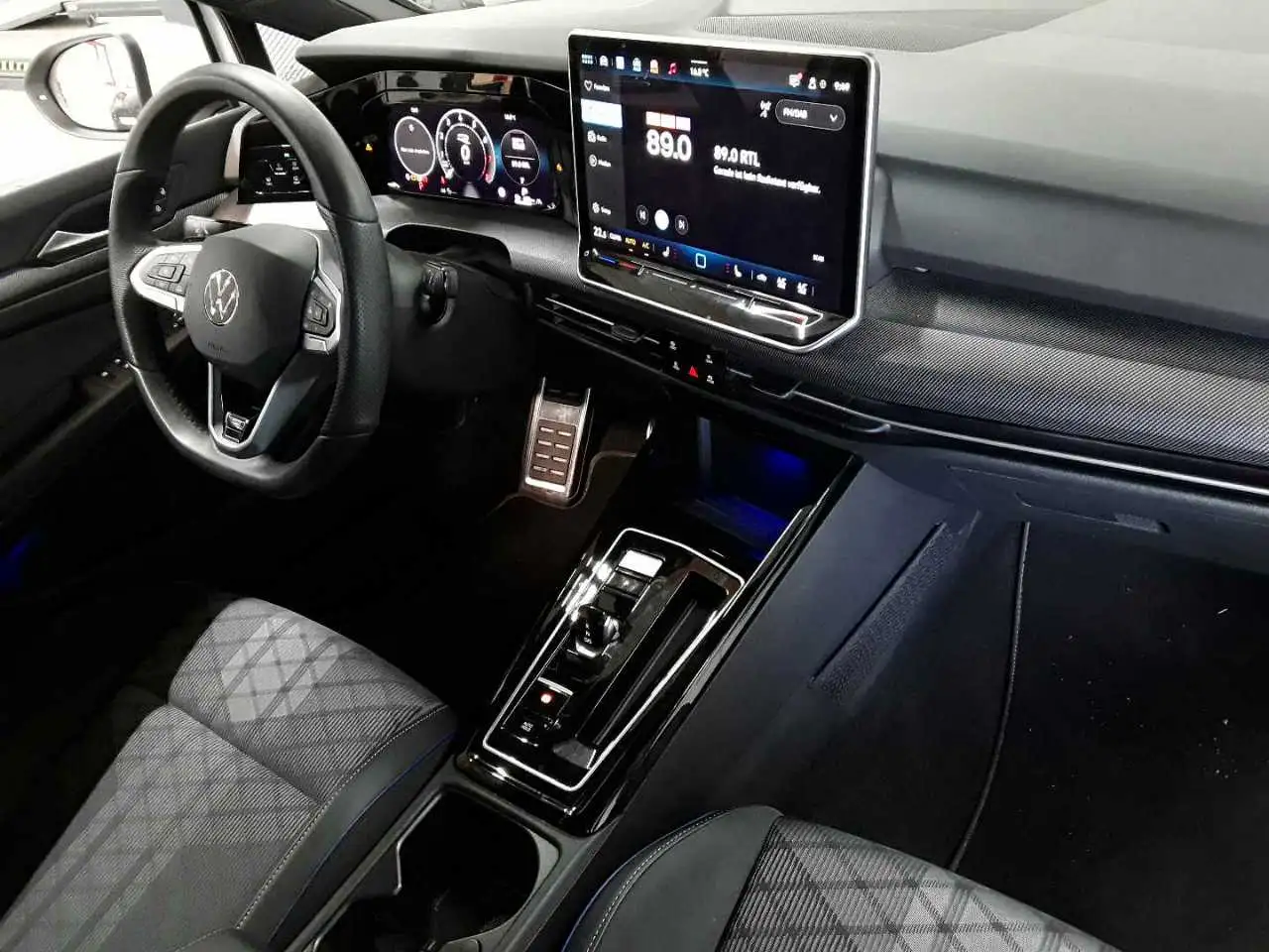 Volkswagen Golf 1.5 eTSI DSG R-Line APP ACC SHZ KAM, миниатюра 9