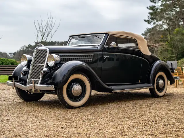 Ford Voyageur Roadster V8