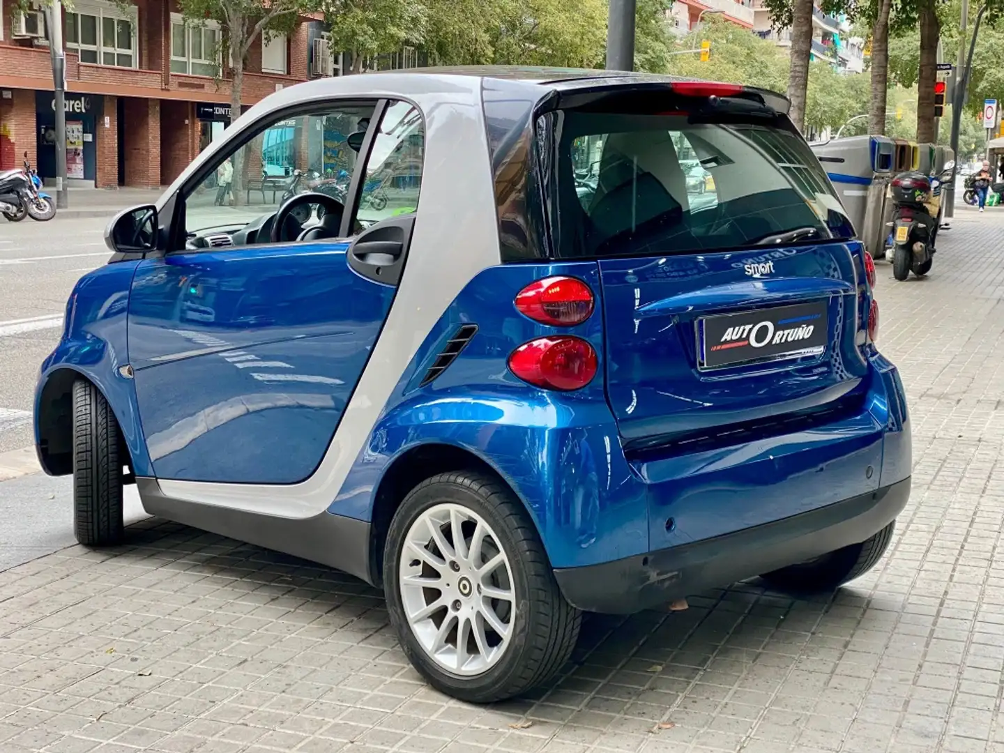 smart forTwo Coupé 62 Passion Aut. Bleu - 2