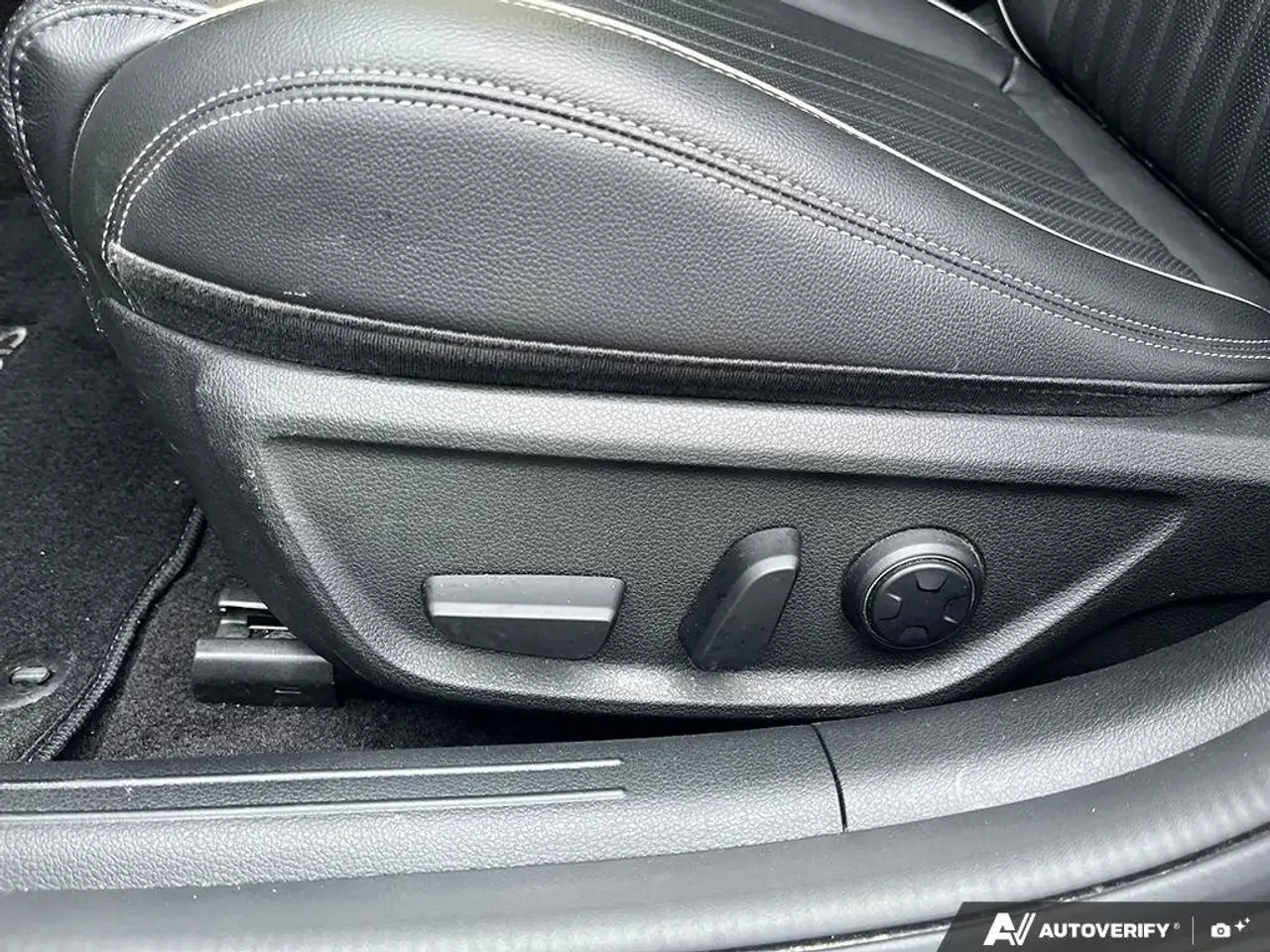 Genesis G70 снимка Genesis G70