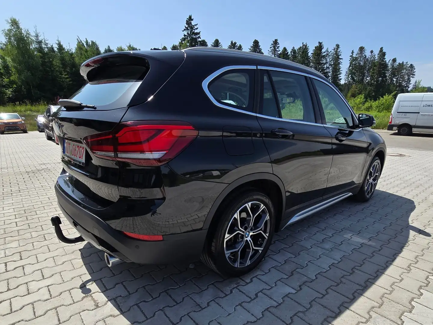 BMW X1 X1 sDrive20d Aut. xLine Schwarz - 2