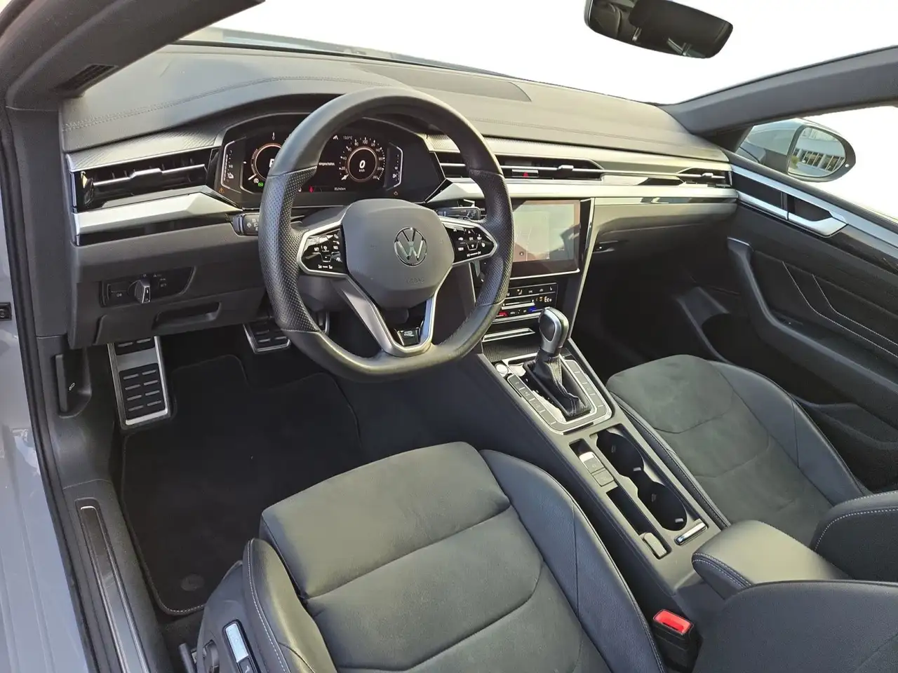 Volkswagen Arteon Arteon Shootingbrake R-Line 1.4 eHybrid DSG, AHK 5