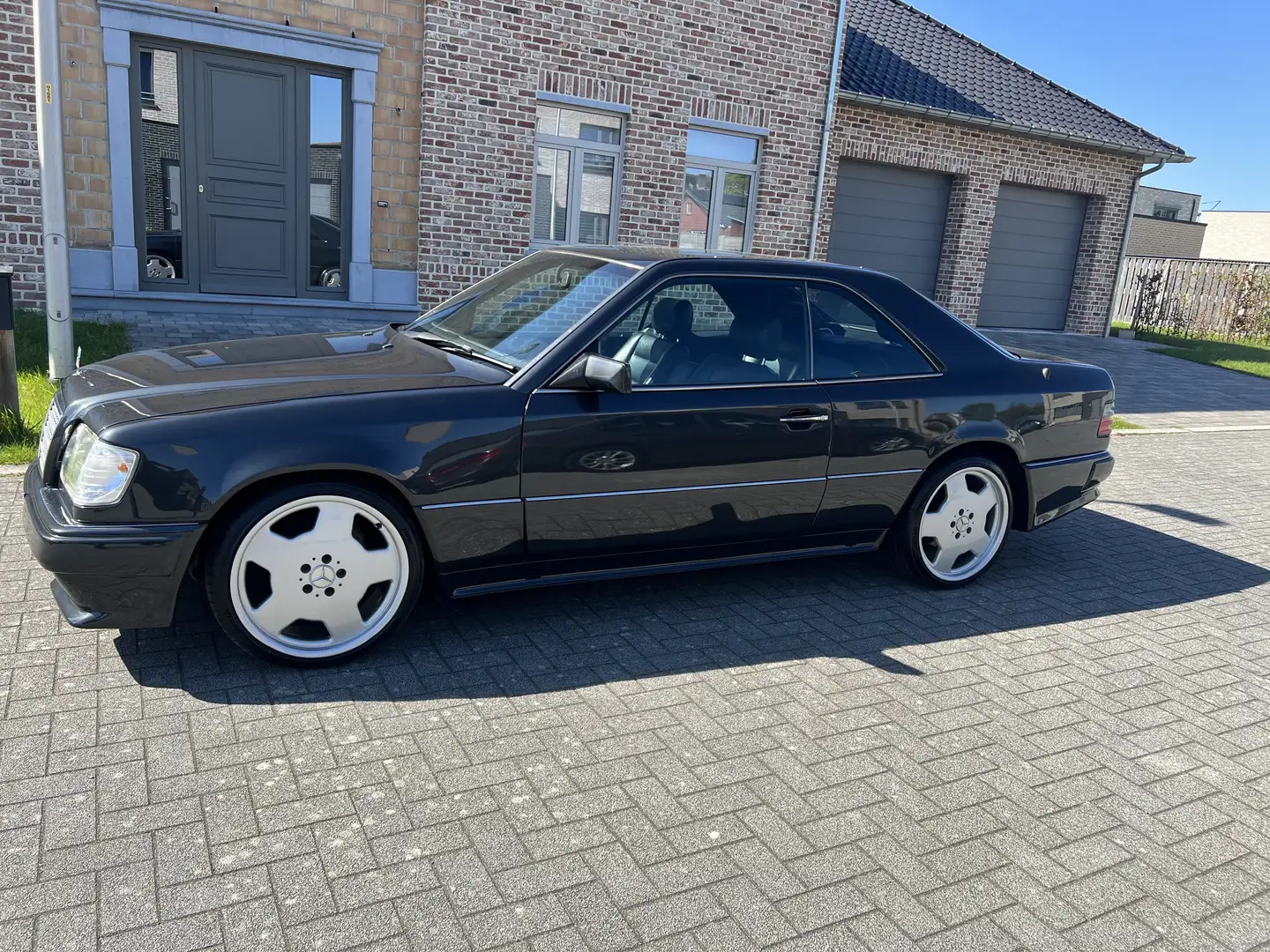 Mercedes-Benz CE 300 24V Schwarz - 2