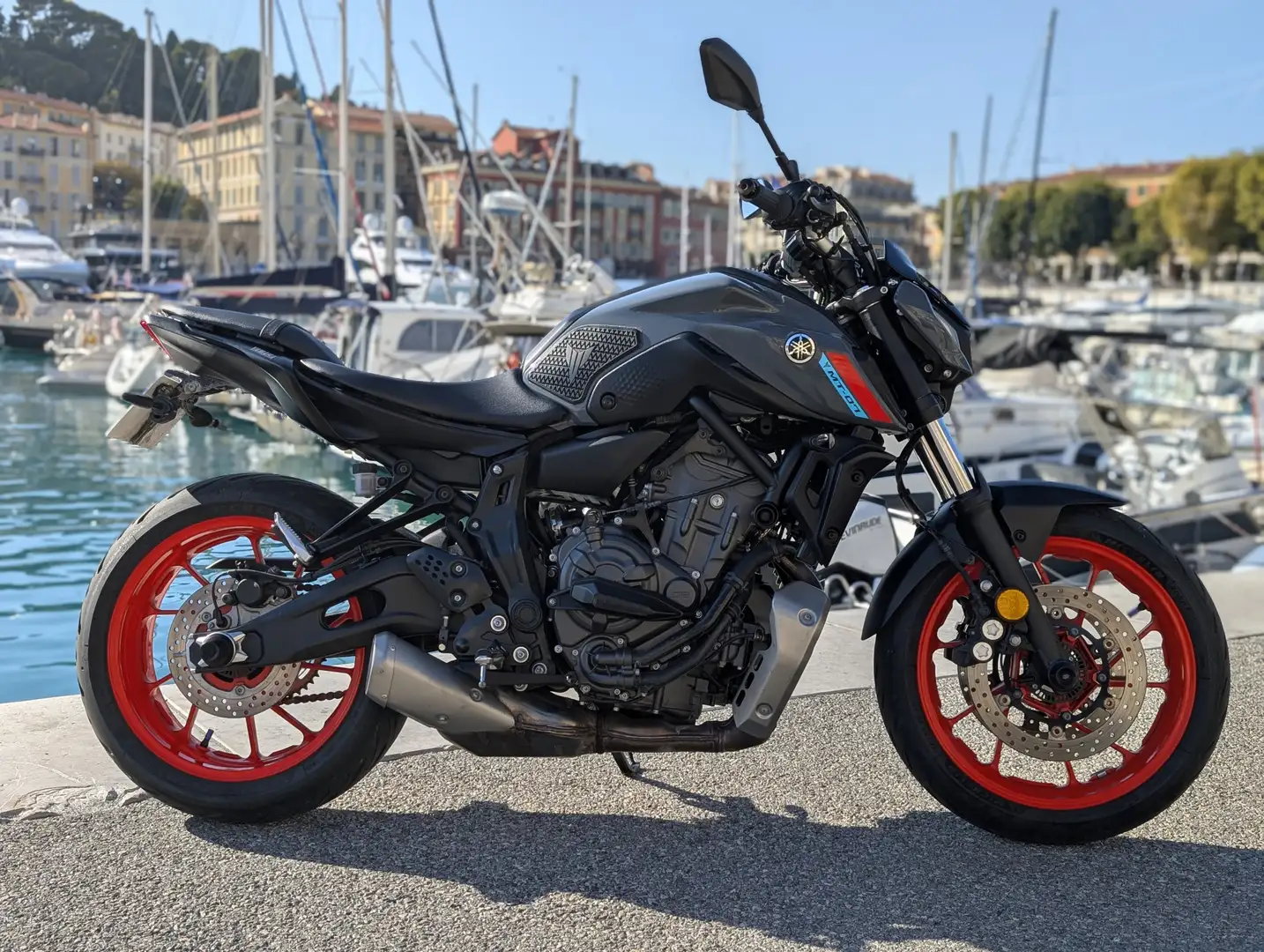 Yamaha MT-07 Grigio - 2