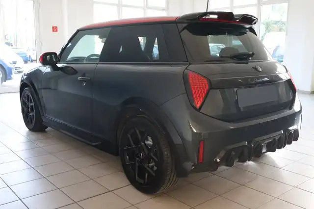 Mini Hatch view 13