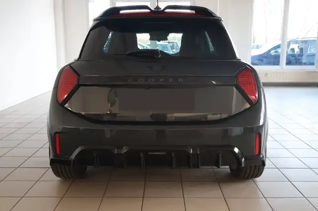 Mini Hatch view 14