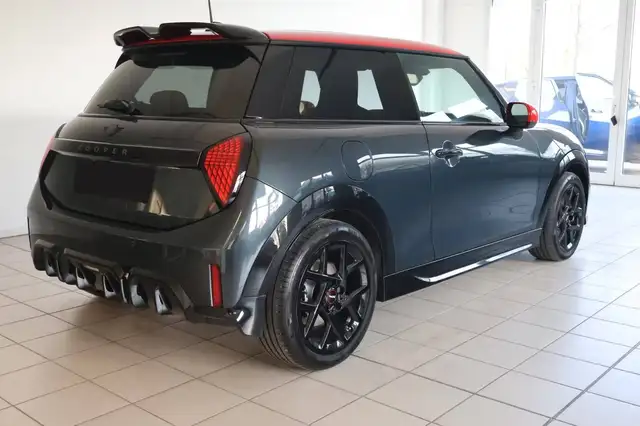 Mini Hatch view 12