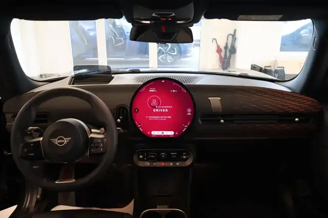 Mini Hatch view 7
