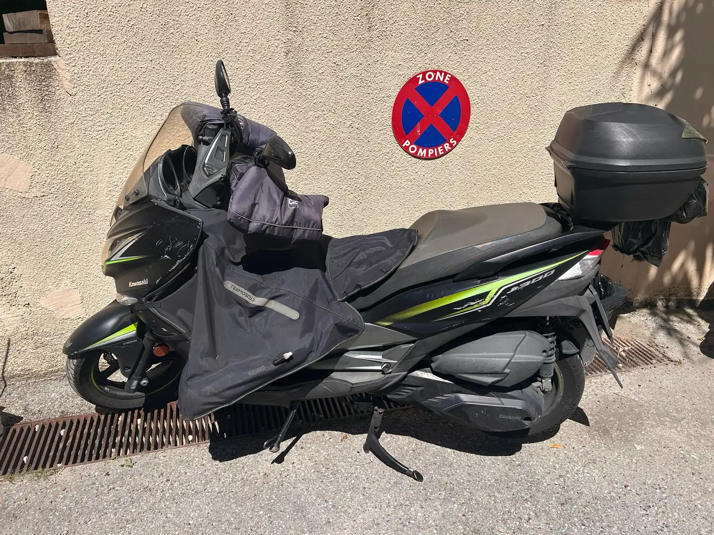 Kawasaki J300 abs - 1