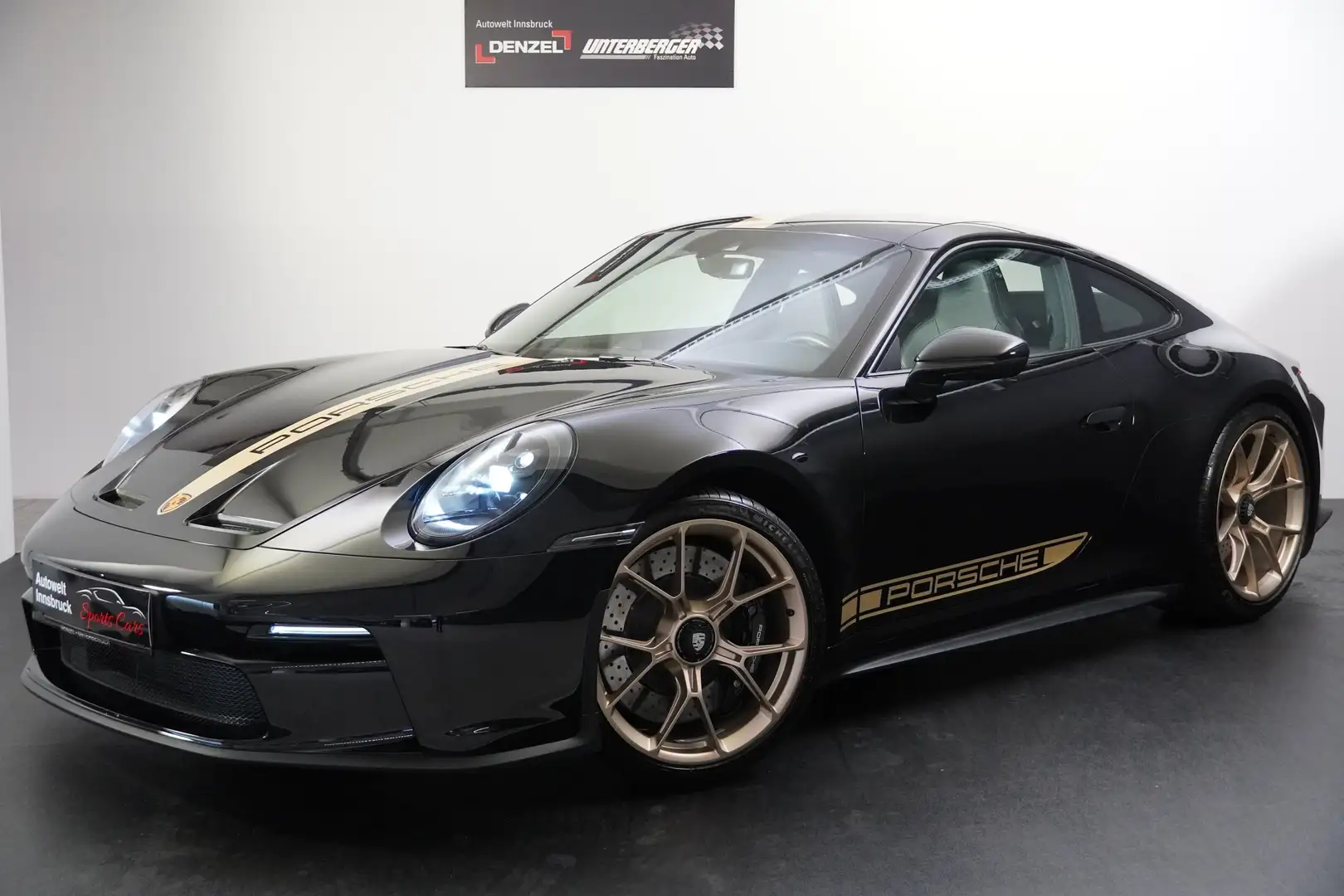 Porsche 992 911 GT3 Touring PDK Schwarz - 2