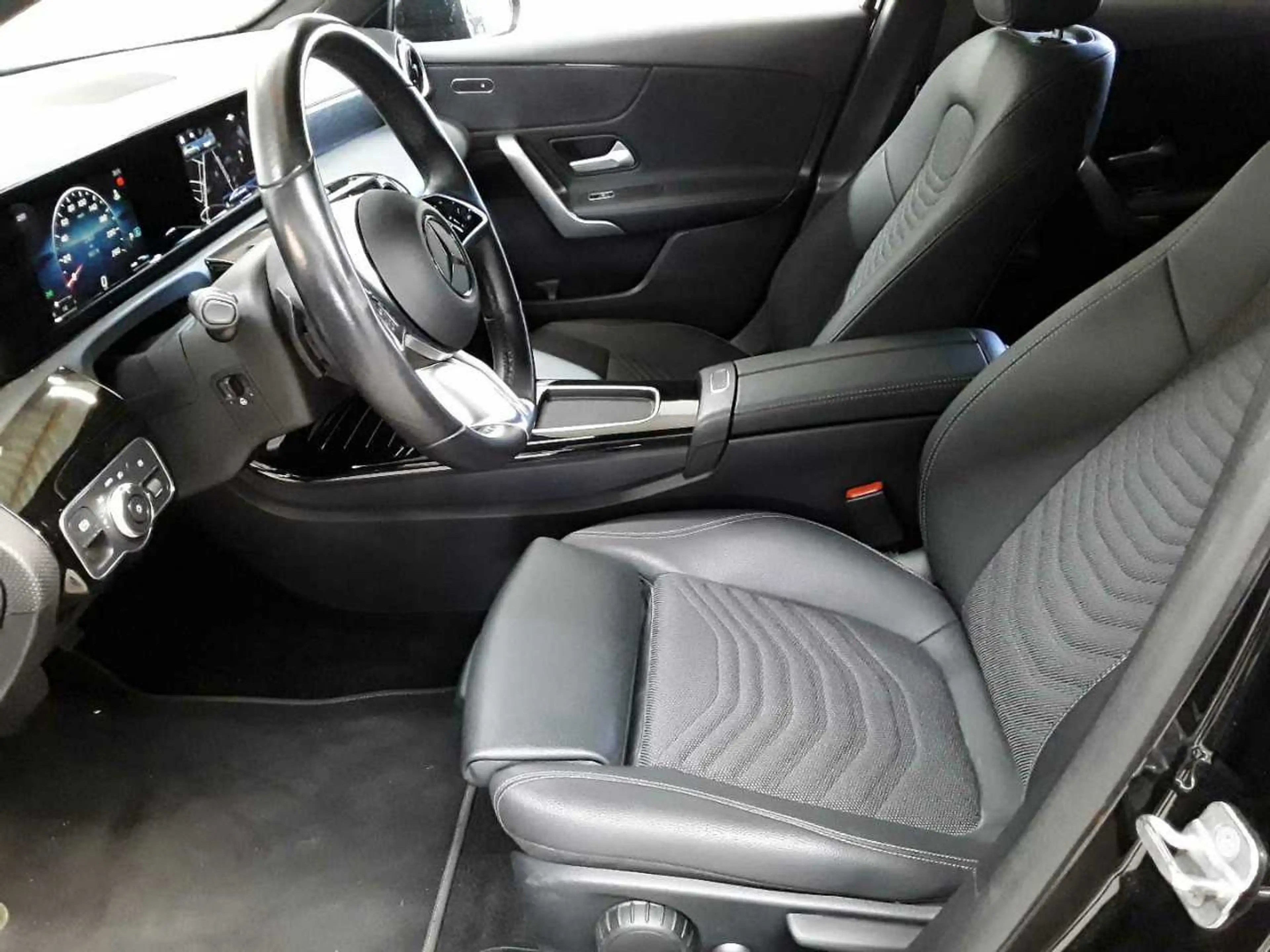 Mercedes-Benz A 200 A 200 7G-DCT Progressive Advanced Navi SHZ — photo 7