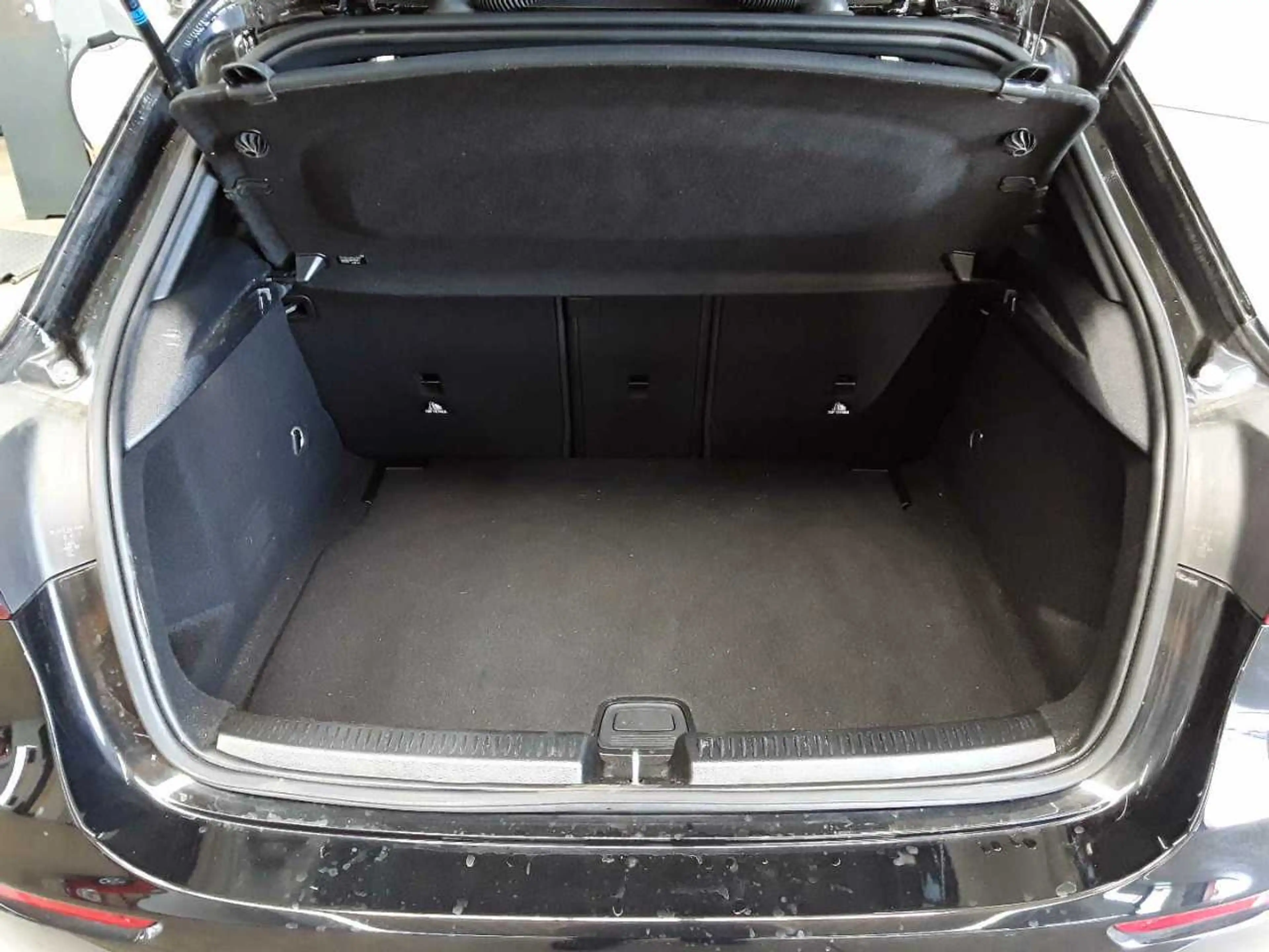 Mercedes-Benz A 200 A 200 7G-DCT Progressive Advanced Navi SHZ — photo 15