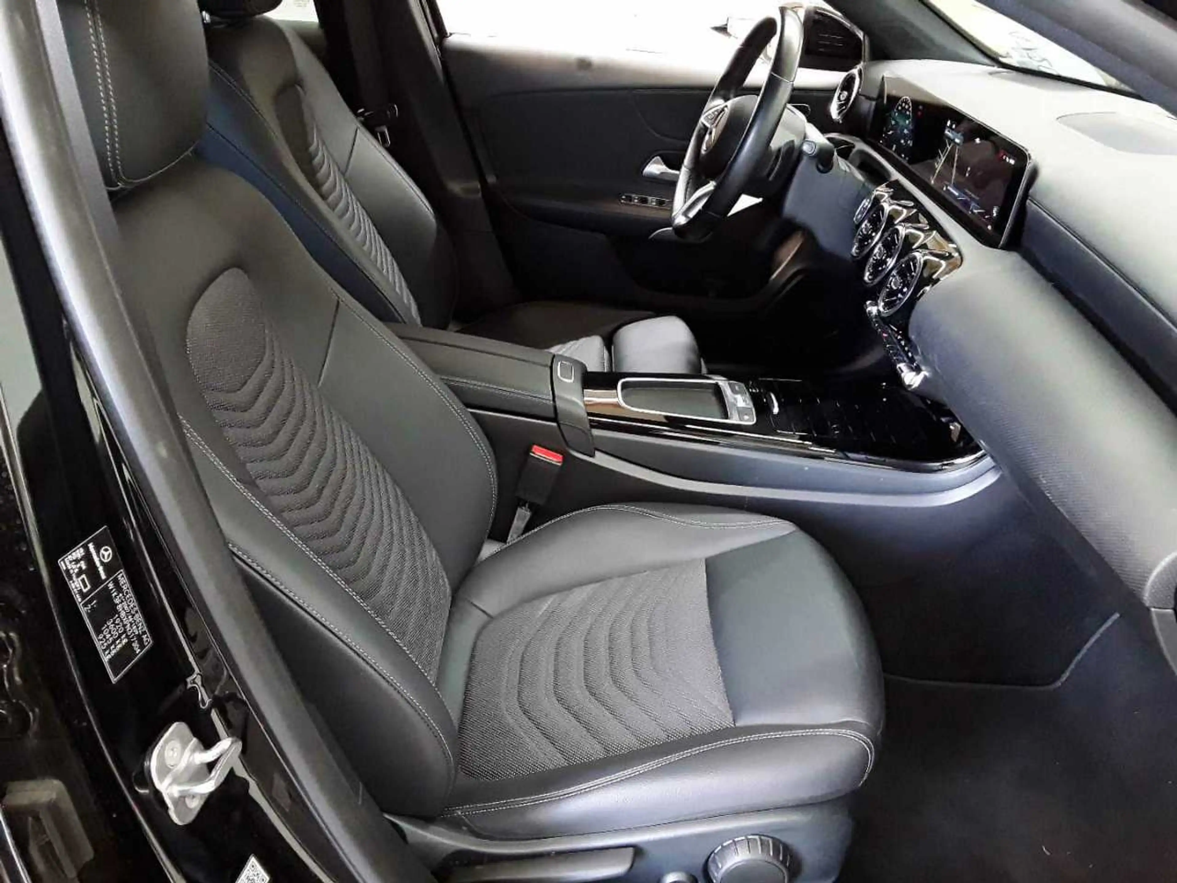 Mercedes-Benz A 200 A 200 7G-DCT Progressive Advanced Navi SHZ — photo 8