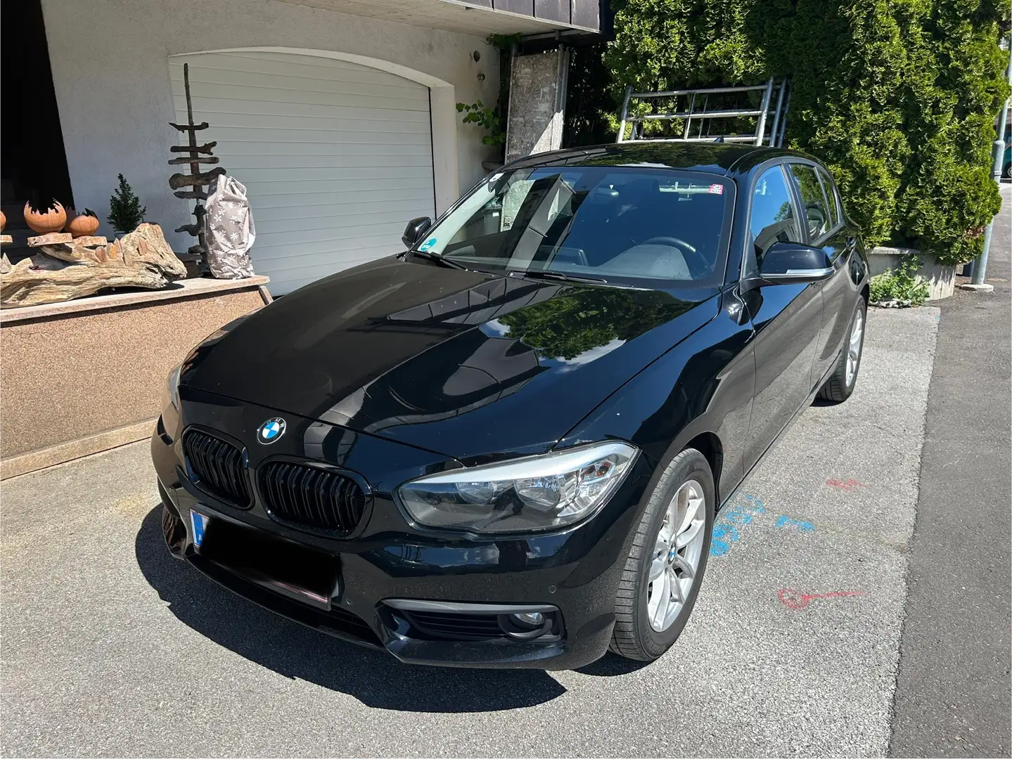 BMW 116 116d Advantage Advantage Schwarz - 1