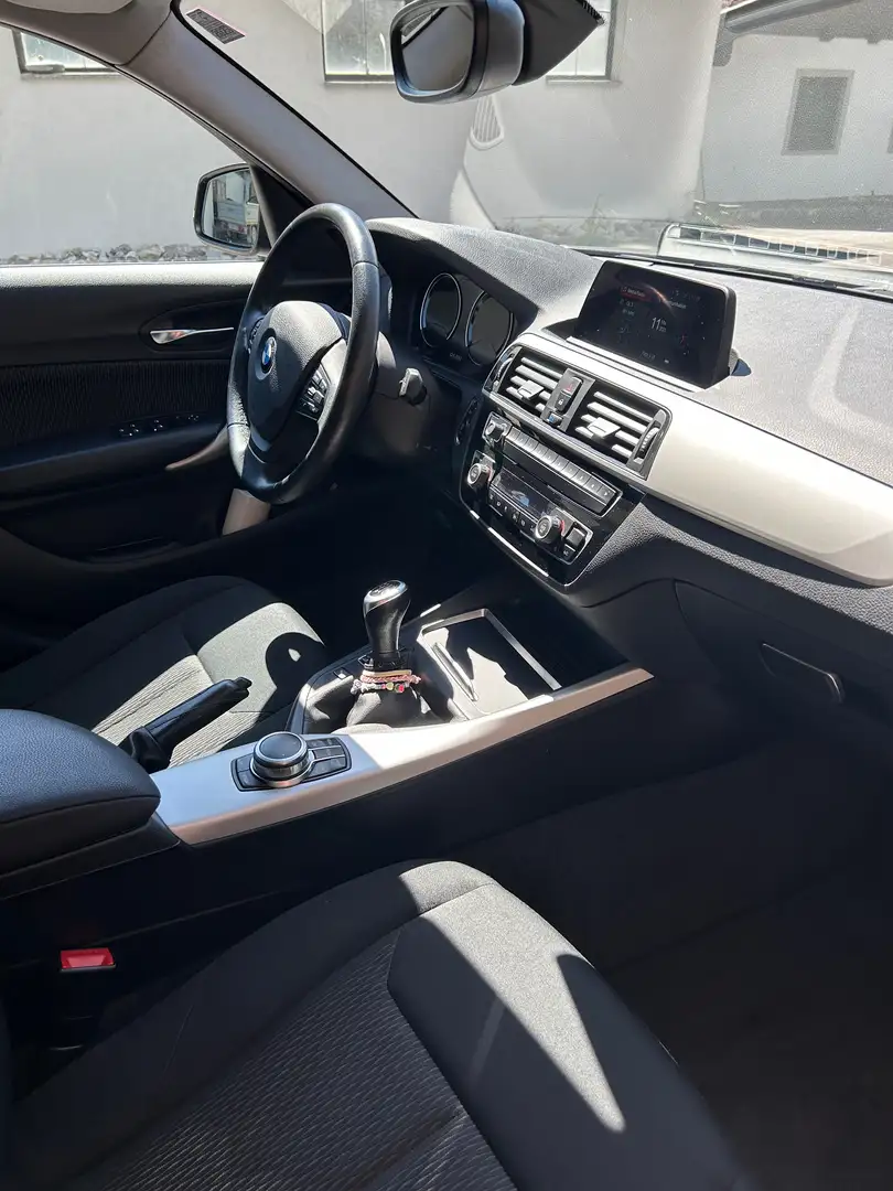 BMW 116 116d Advantage Advantage Schwarz - 2