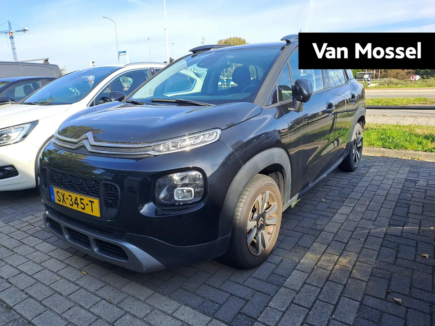 Citroen C3 Aircross 1.2 PureTech S&S Feel | Trekhaak | Navigatie | Par Noir - 1