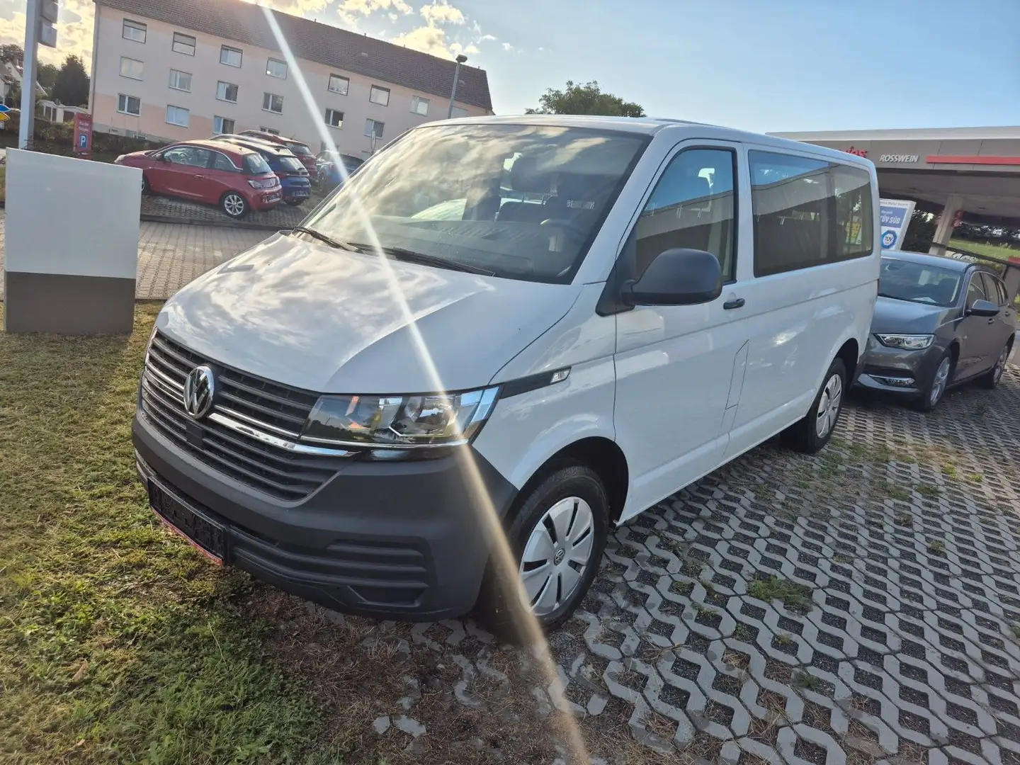 Volkswagen T6 Kombi T6.1  Transporter Kombi Klima 9 Sitz 1. Hand Blanc - 1