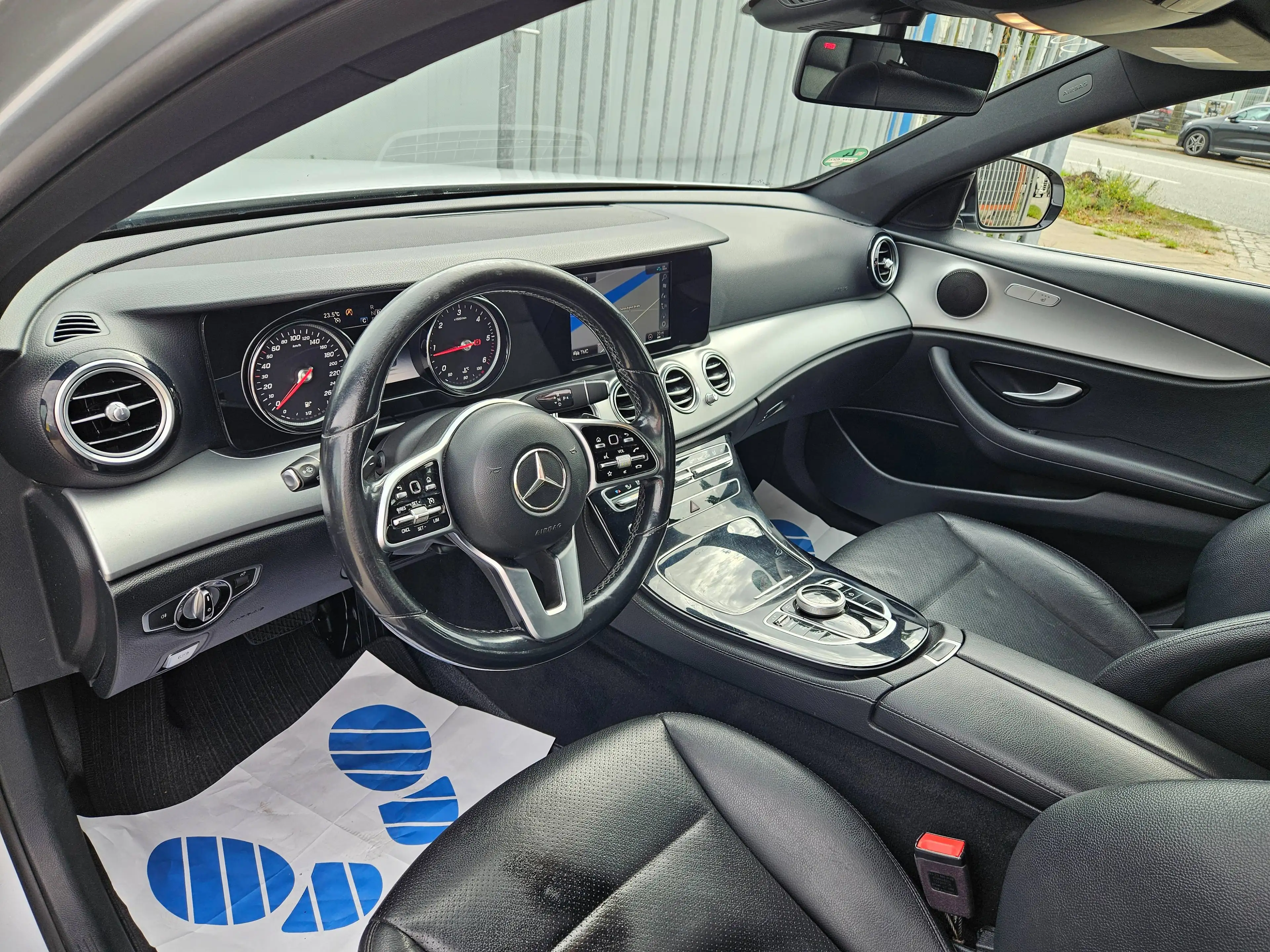 Mercedes-Benz E 200 E 200 d Limousin Avantgarde Voll-LED Kamera Navi — photo 12