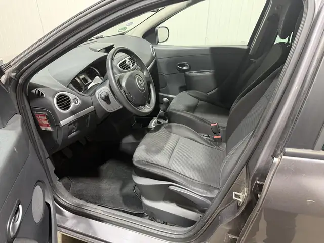 Renault Clio view 12