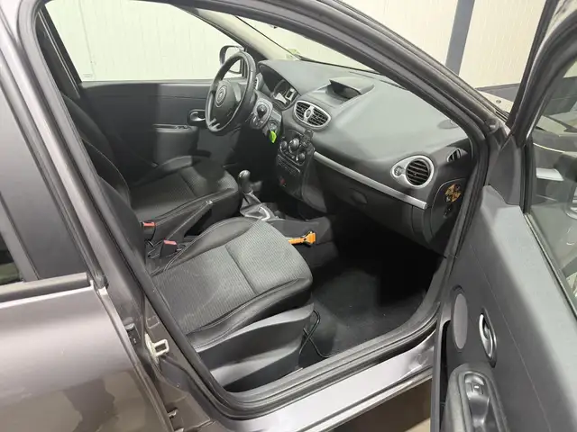 Renault Clio view 13