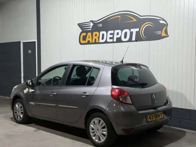 Renault Clio view 7