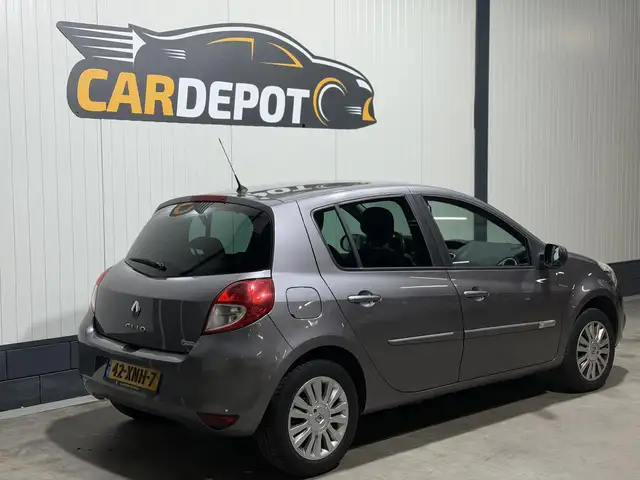 Renault Clio view 6