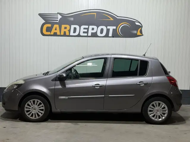 Renault Clio view 8