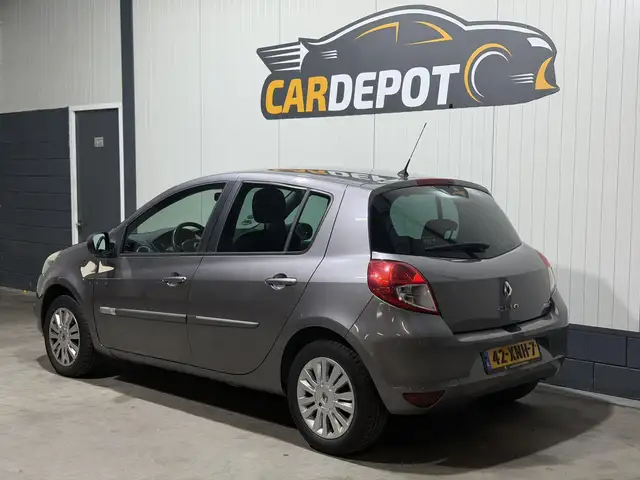 Renault Clio view 4