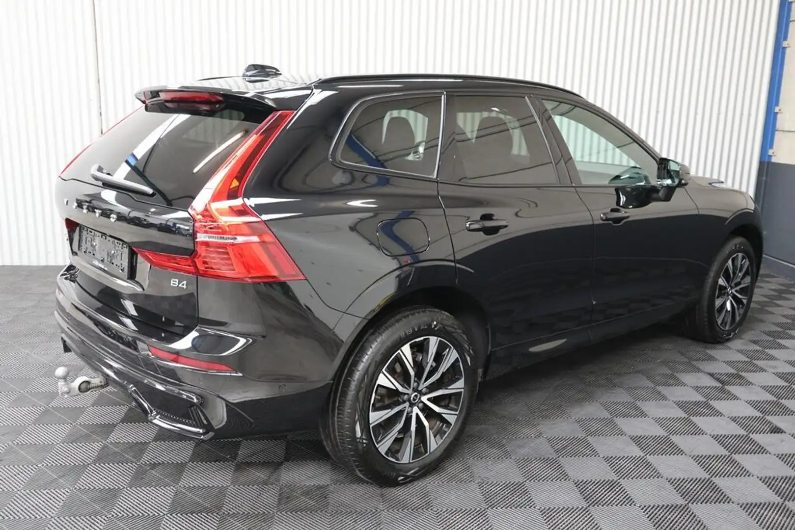 Volvo XC60 B4 Benzine Mild-Hybrid Geartronic Plus Dark Pano Negro - 2
