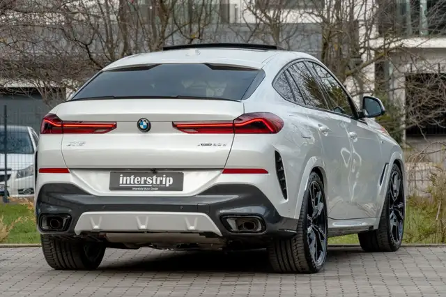 BMW X6 view 6