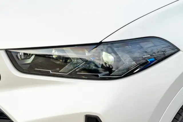 BMW X6 view 8