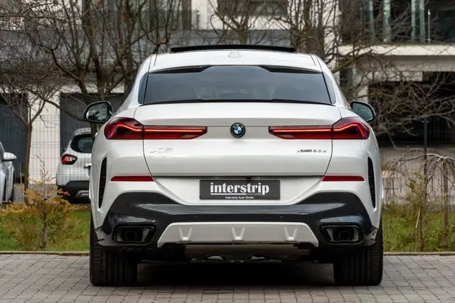 BMW X6 view 5