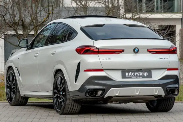 BMW X6 view 4