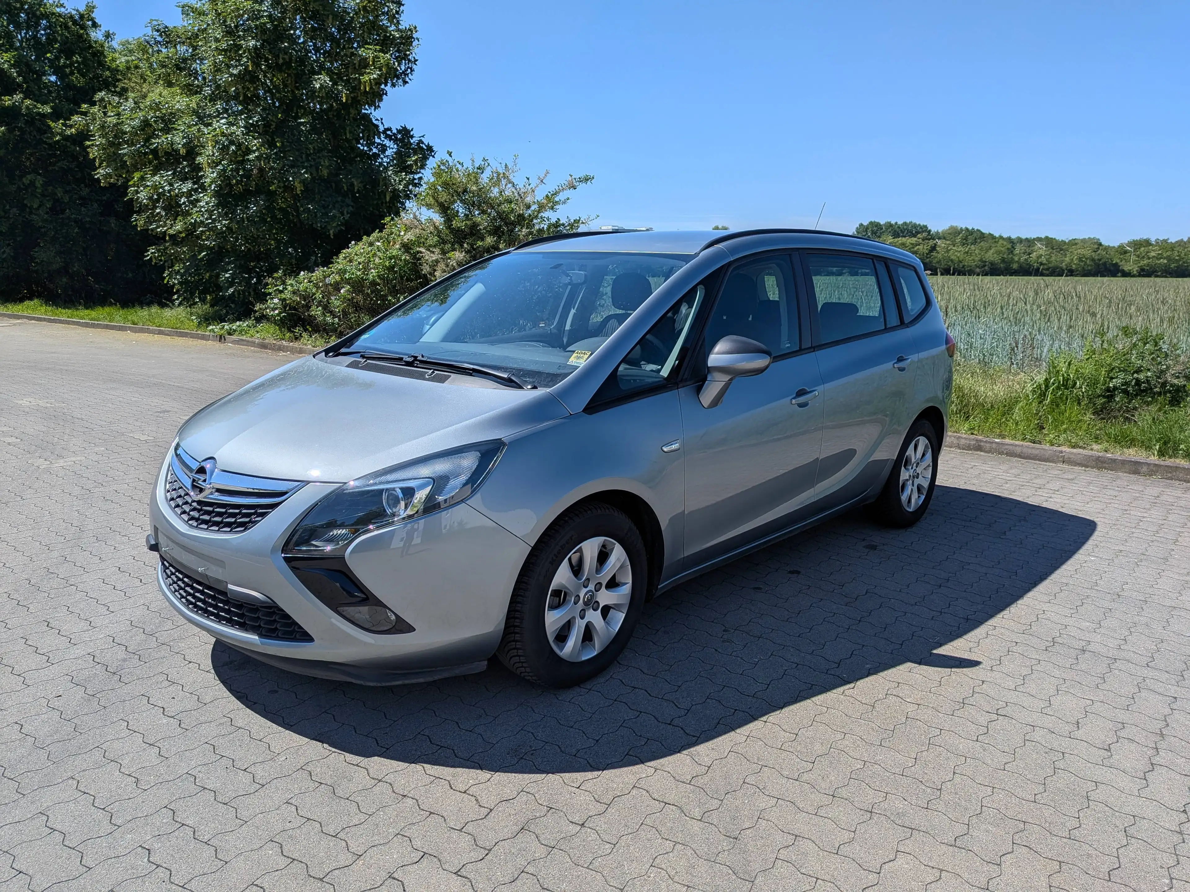 Opel Zafira Tourer Edition*Tüv neu*Allwetterreifen*Automatik — photo 3