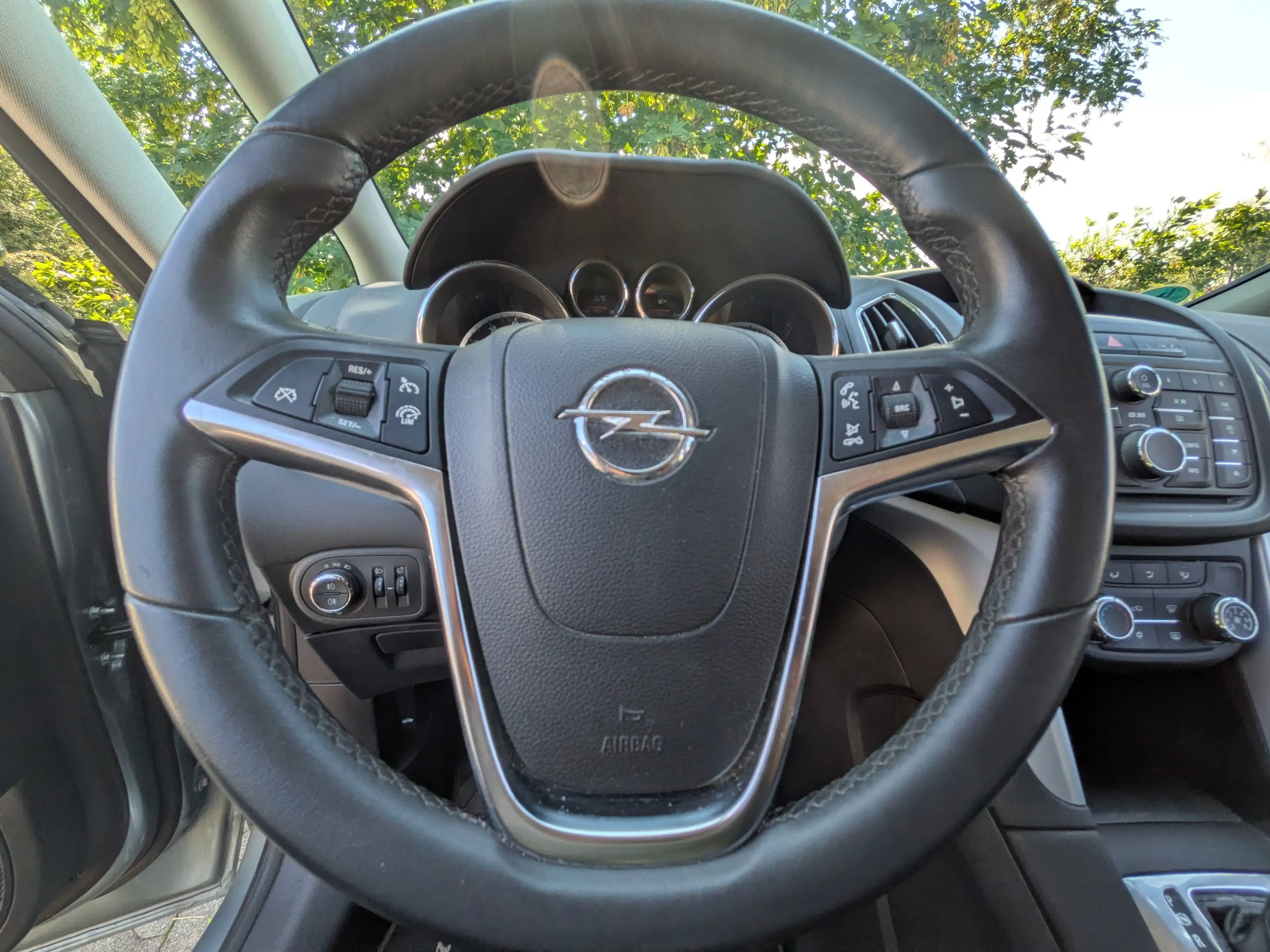 Opel Zafira Tourer Edition*Tüv neu*Allwetterreifen*Automatik — photo 14