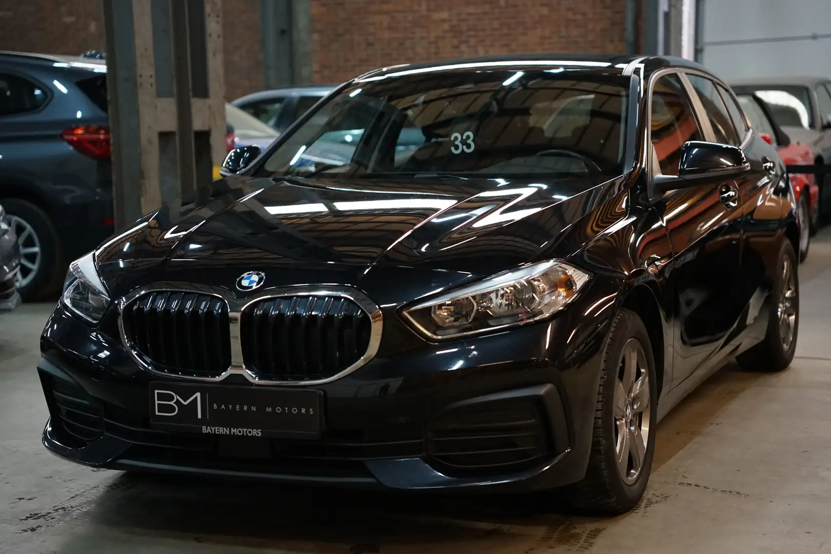 BMW 116 d Navigatie Carplay Garantie EURO6 Zwart - 1