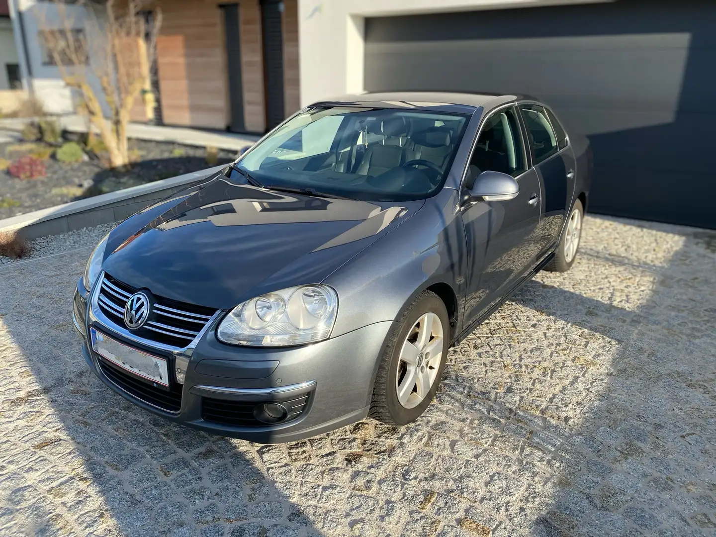 Volkswagen Jetta Jetta 2,0 Comfortline TDI DPF Comfortline Grau - 1