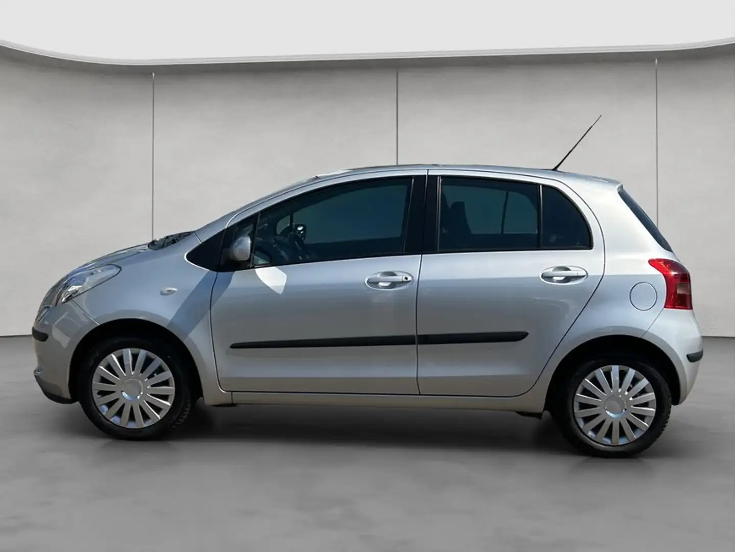 Toyota Yaris 1.3 VVT-i Multi Mode Sol Silber - 2