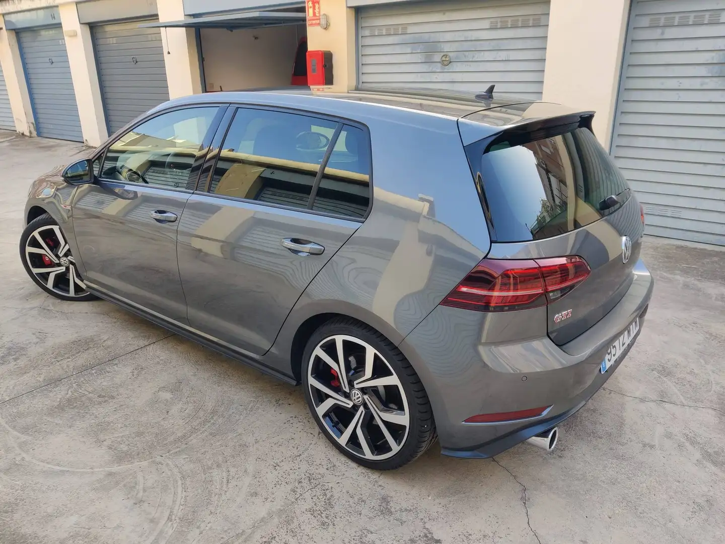 Volkswagen Golf GTI Golf 2.0 TSI GTI Performance DSG7 180kW GTI Performance Plateado - 1
