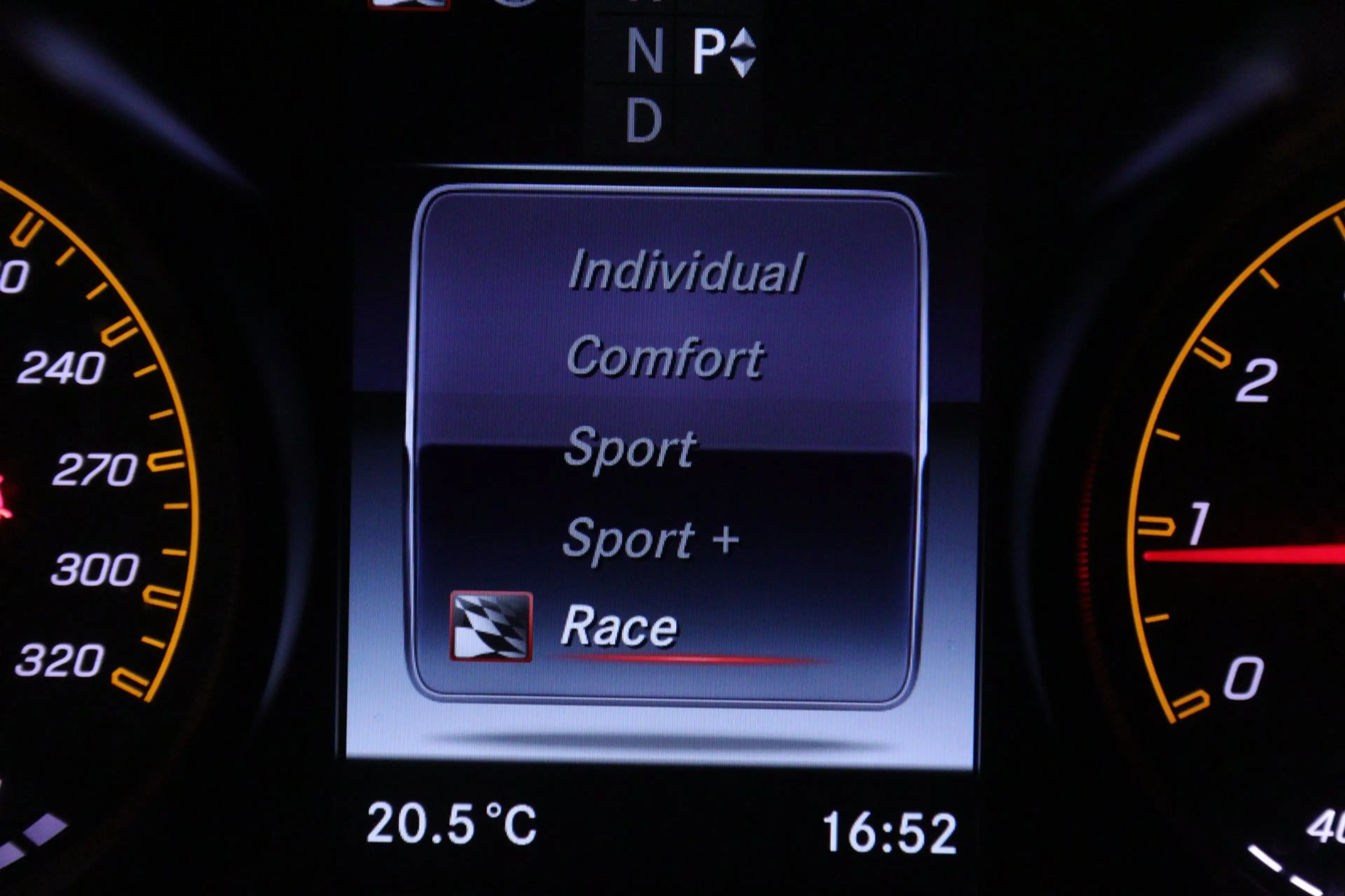 Mercedes-Benz GLC 63 AMG S 4MATIC+ Edition 1 /Kuip/Keramisch/HUD/BURM/PANO/ — photo 34