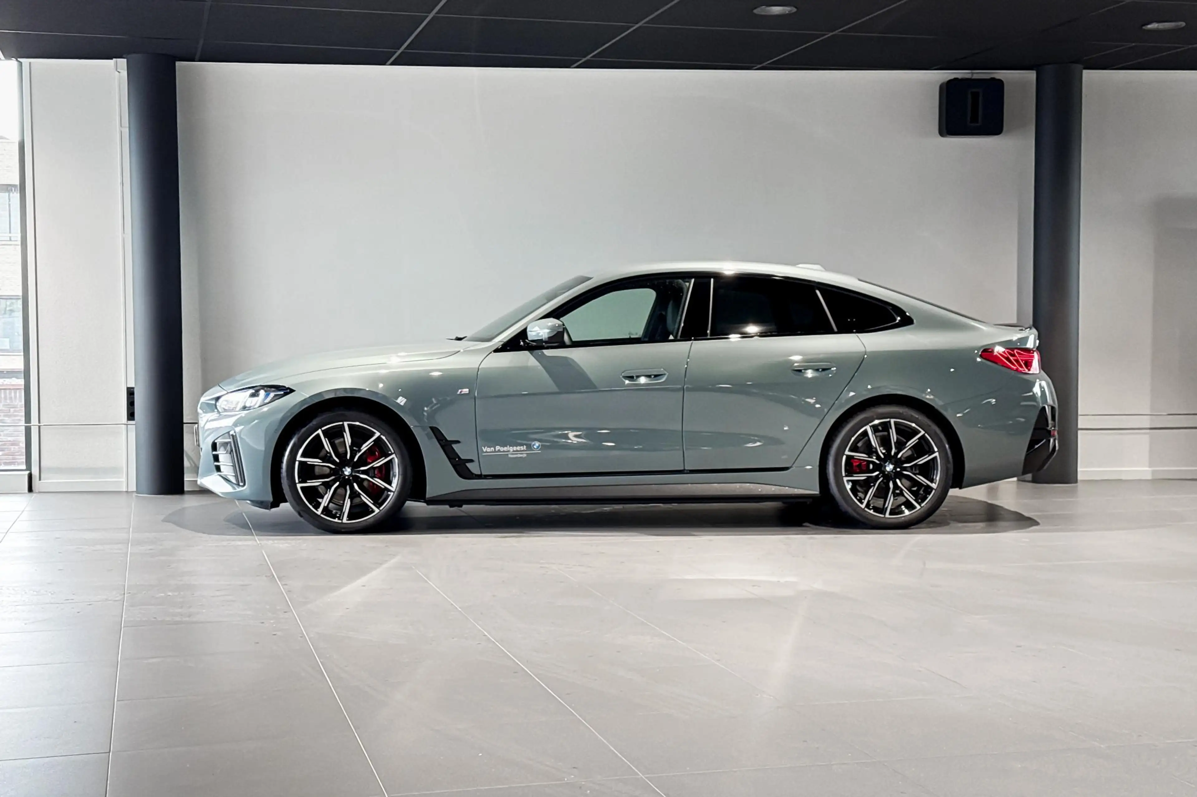 BMW i4 eDrive40 | M Sport Pro | Stoelverwarming | Achteru — photo 2